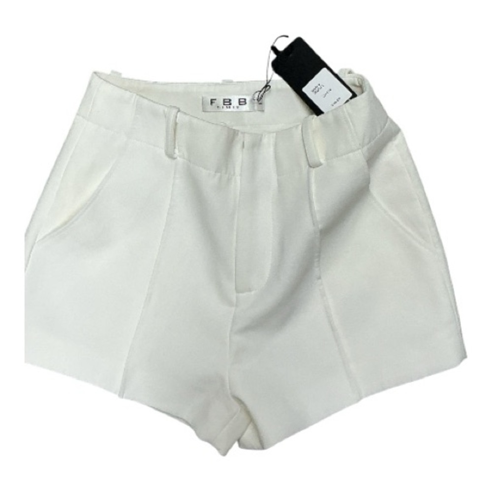FBB Limit - NWT - Elegant White Women's Shorts - Picture 2 of 3